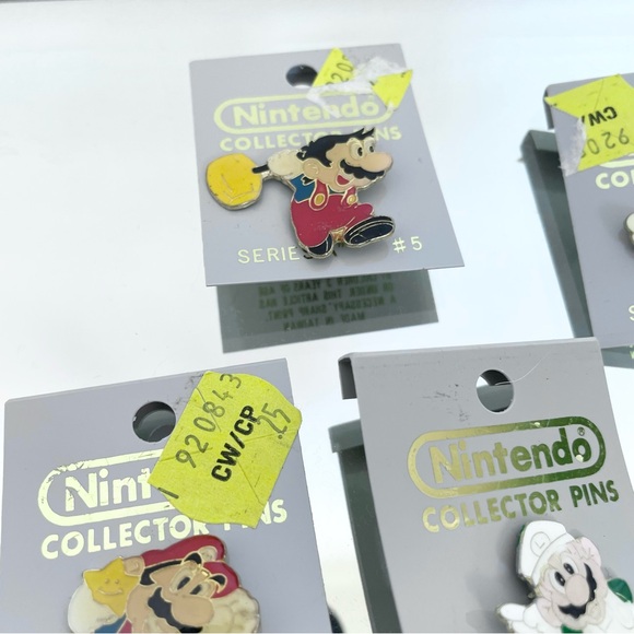 Vintage 1989 NIP Nintendo Collector pins Set of 5 - Picture 3 of 7